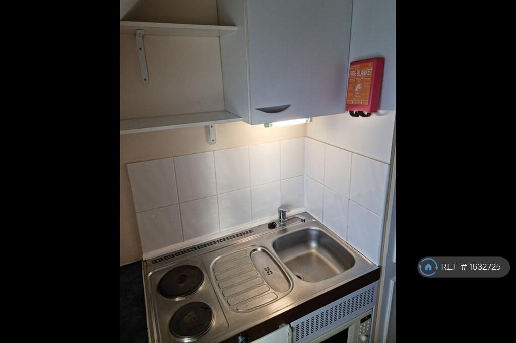 Flat 5 - Kitchen