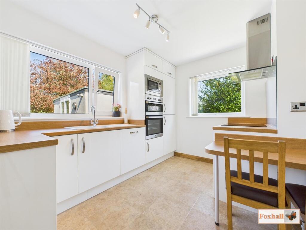 Kitchen / Breakfast Room