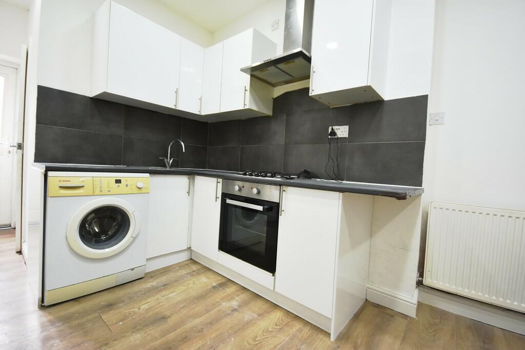 Kitchen 2-min