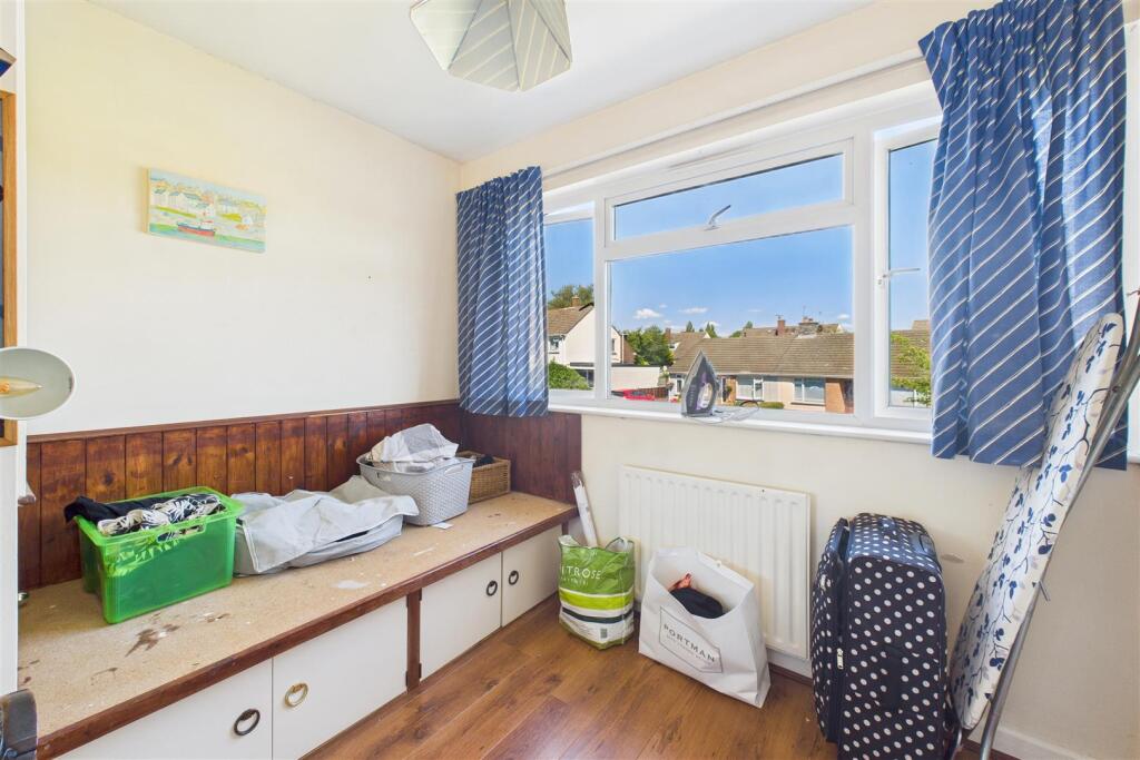 44 Hillcrest Road, Nailsea, North Somerset BS48 2J