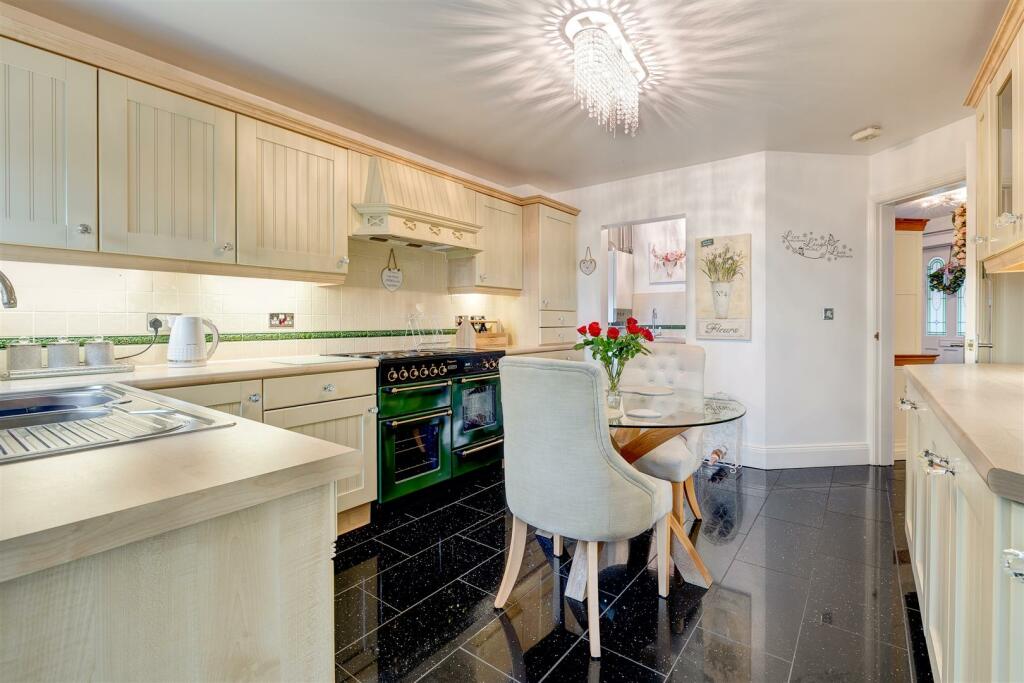 4 The Orchards, Thornton