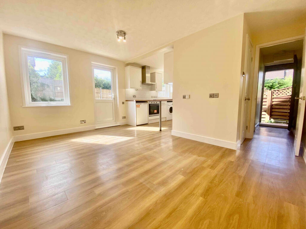 Studio Maisonette with garden in Bushey