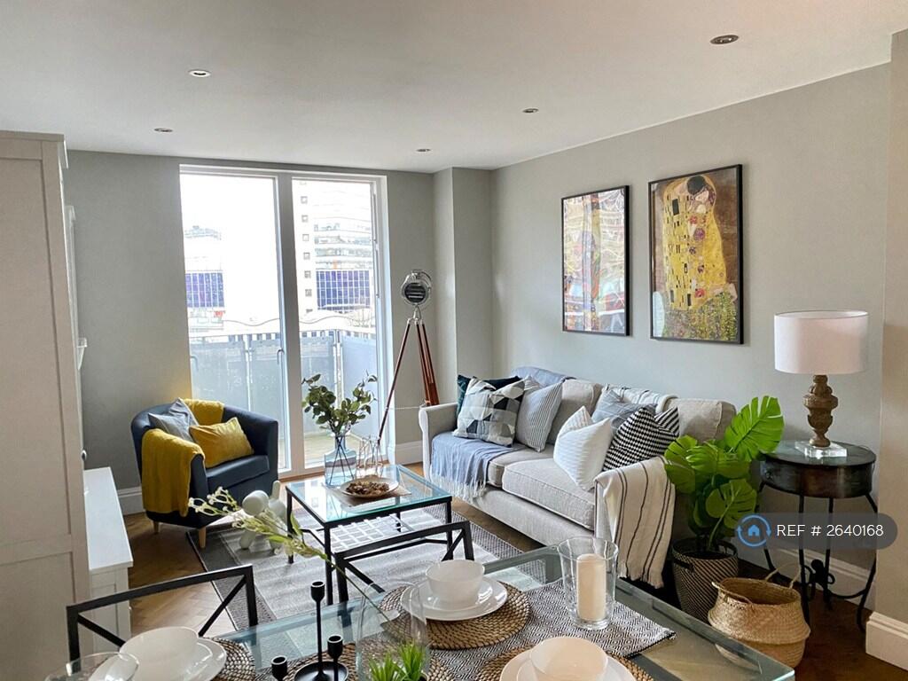 Open Plan Living And Dining