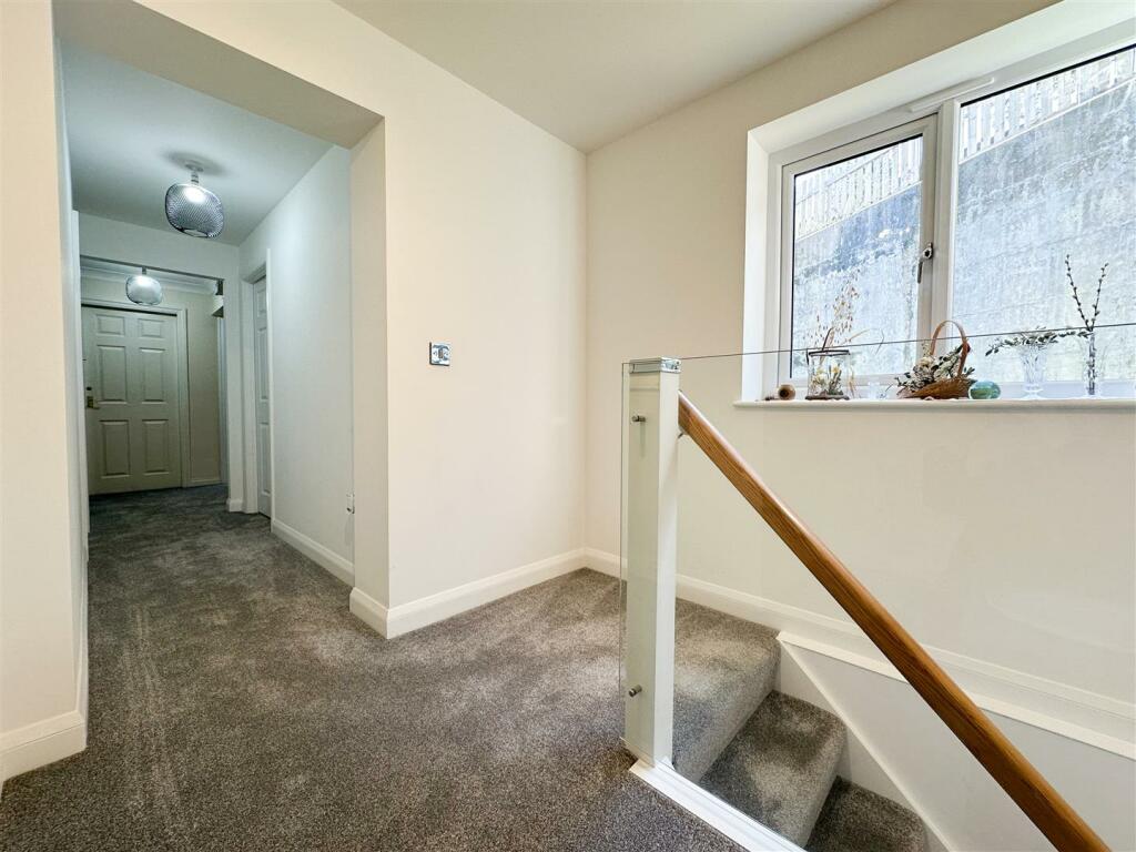 FIRST FLOOR LANDING AND STAIRS