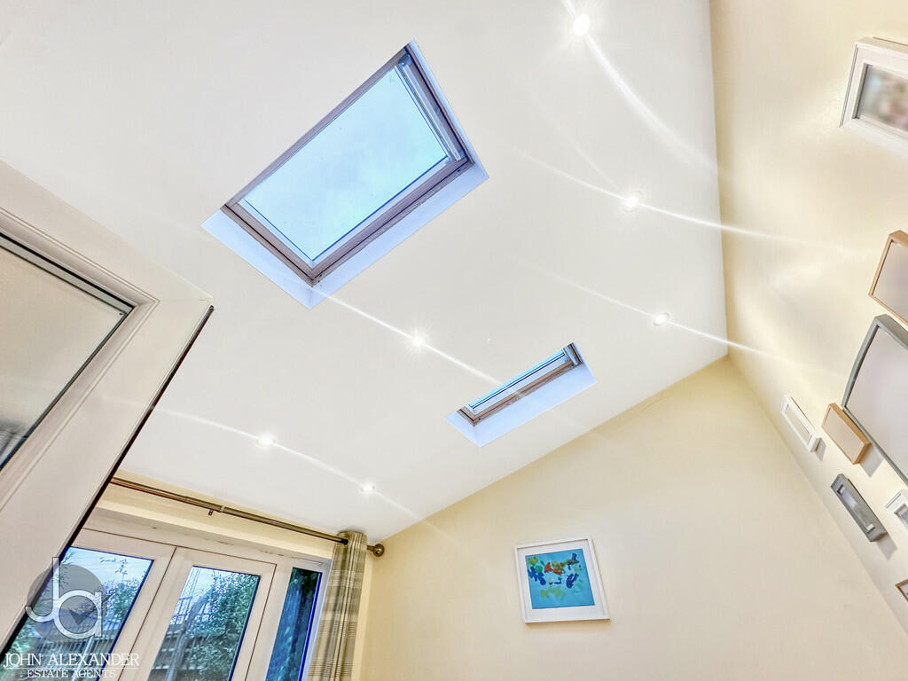 20241028_15505063...