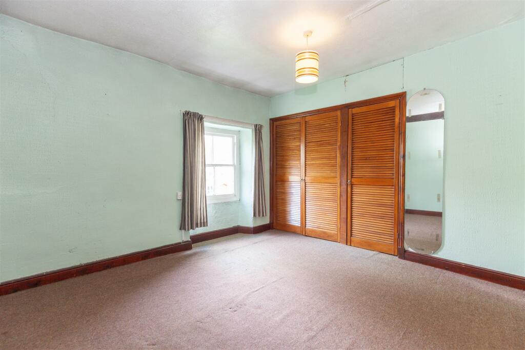 Master Bedroom 1.jpg