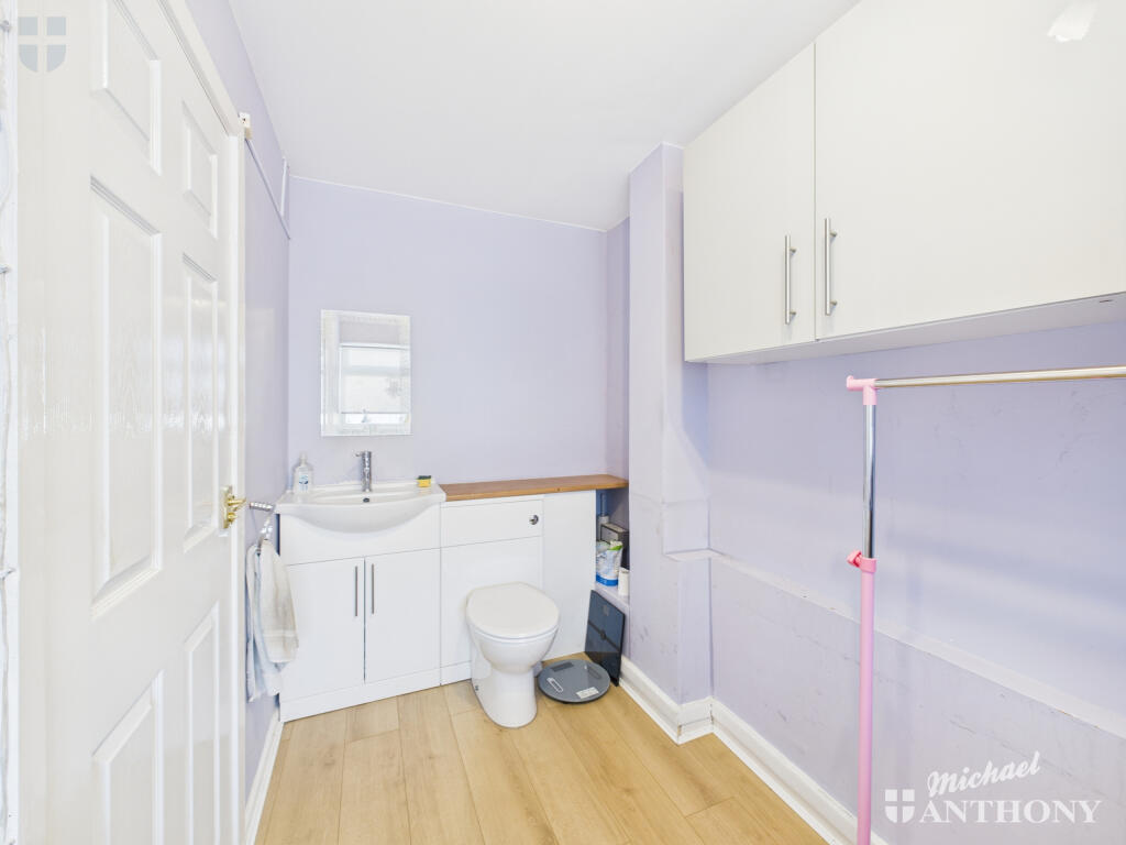 CAM03852G0-PR0433-STILL007