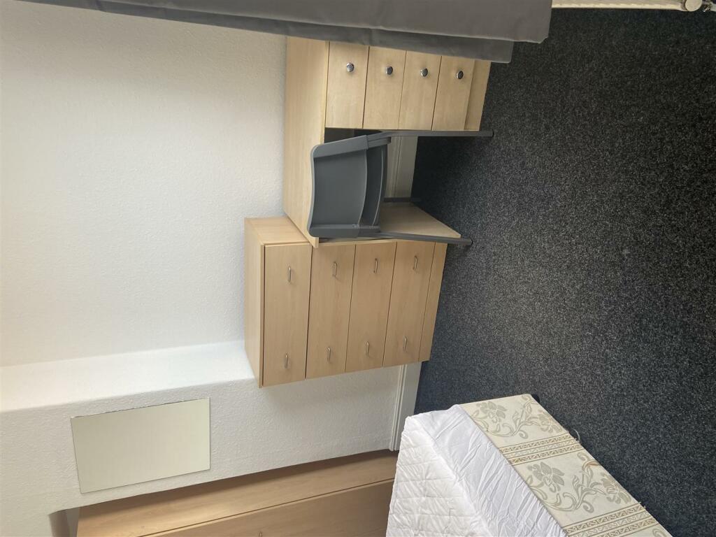 Bedroom 1.2.JPG