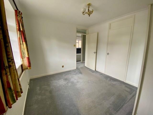 30 Kevins Grove bedroom 2.jpg