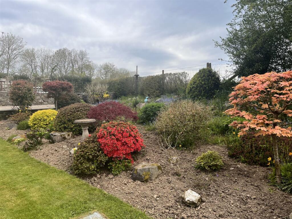 gardens.JPG