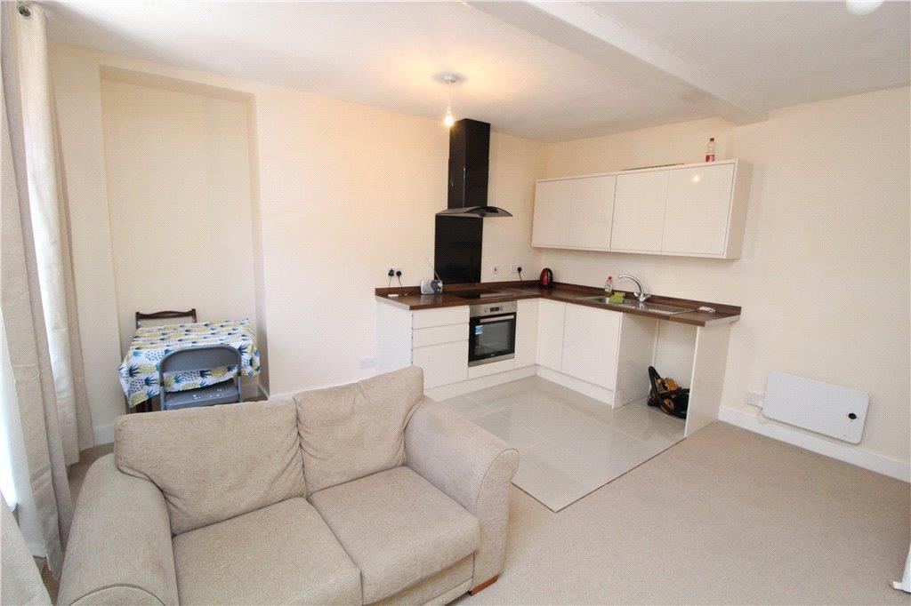 Living / Kitchen Are