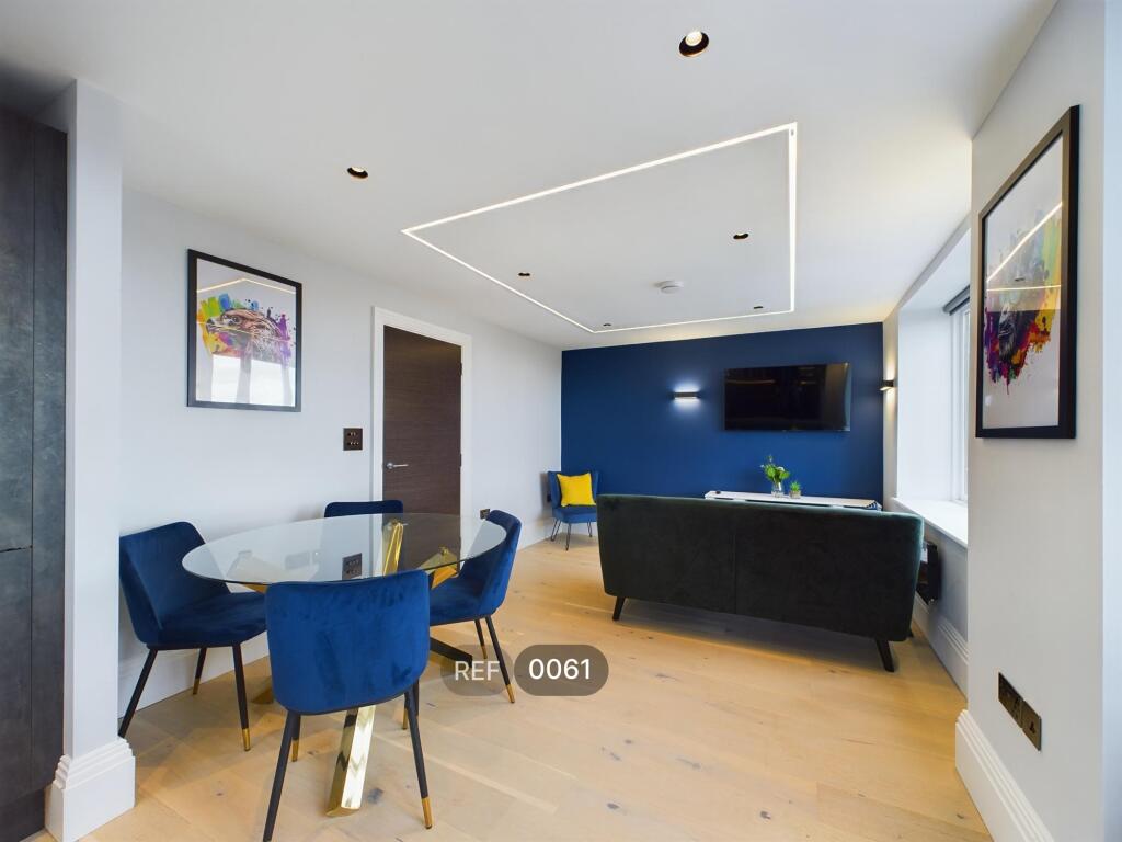 Kitchen &amp; Living area
