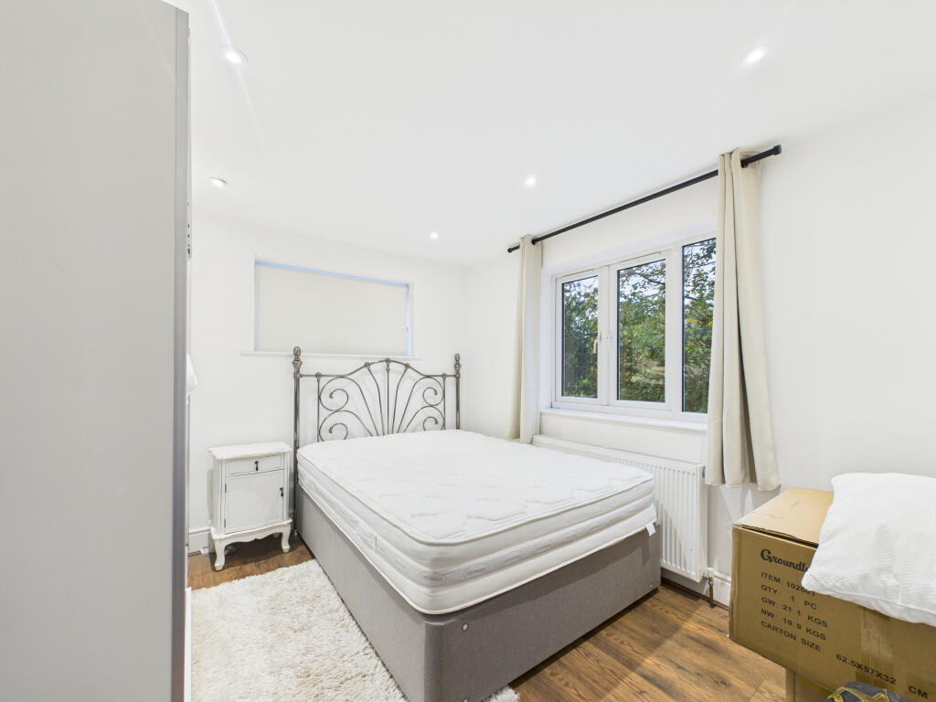 CAM02909G0-PR0507-STILL002