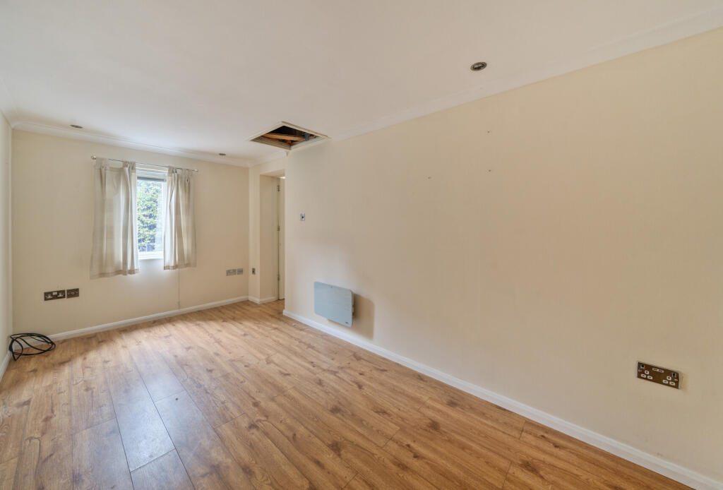 1348244-24-68b6ef...