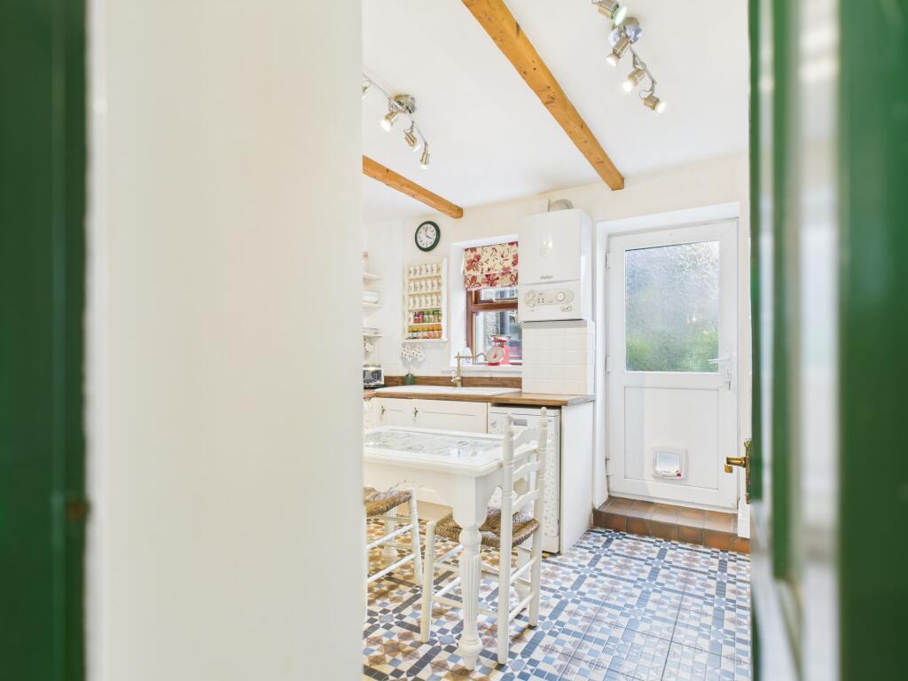 Into the Quaint Kitchen Diner