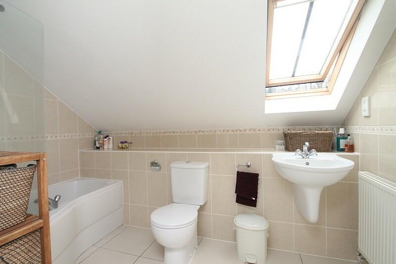 En-suite To Top Floo