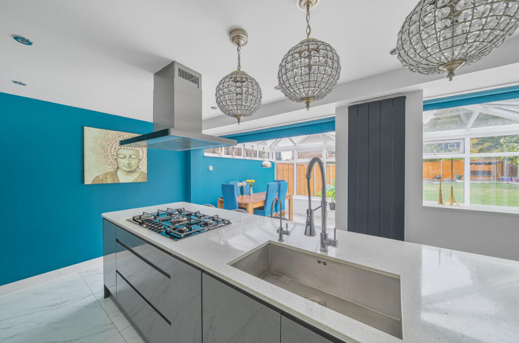 1360940-8-68dd19f...