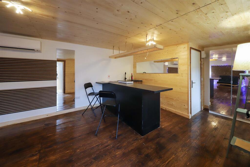 20 Warren Road (20) copy.jpg