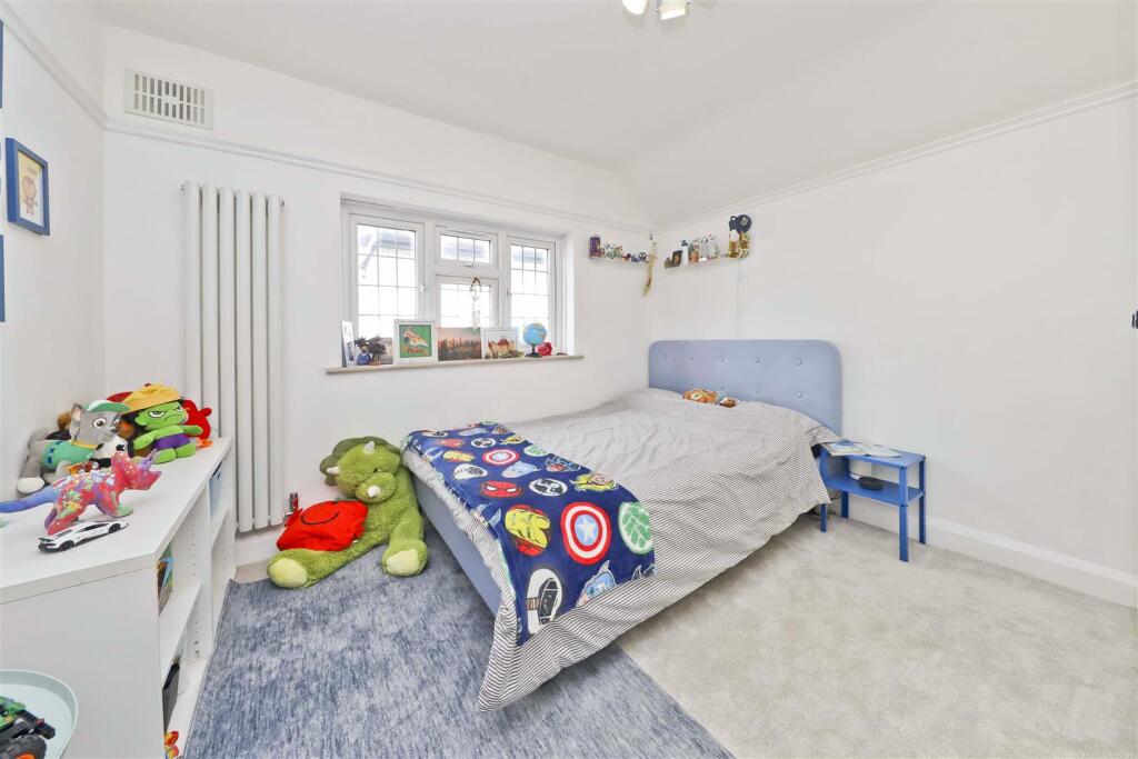 Fourth bedroom