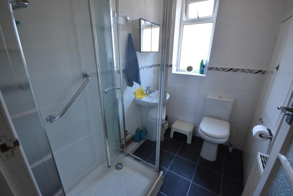 SHOWER ROOM