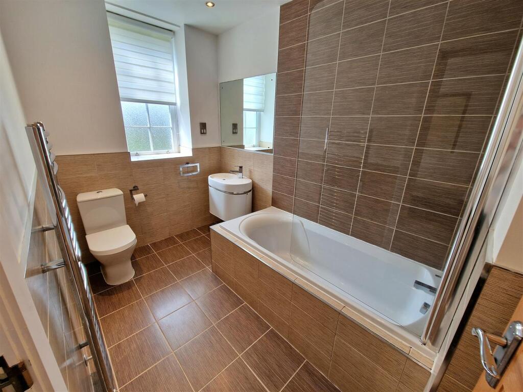 Master Bedroom Ensuite