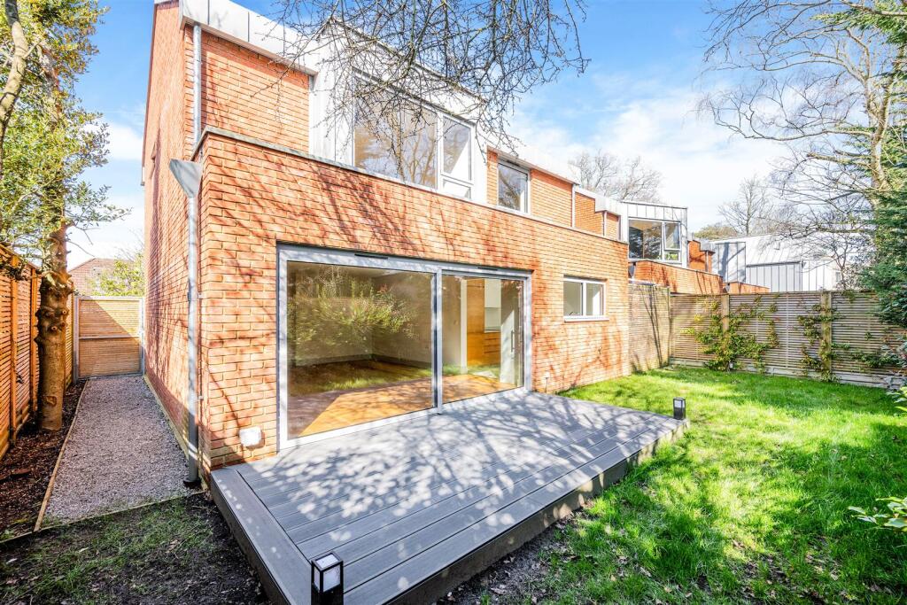 MELVILLE LEE GARDENS, 4 (3).jpg