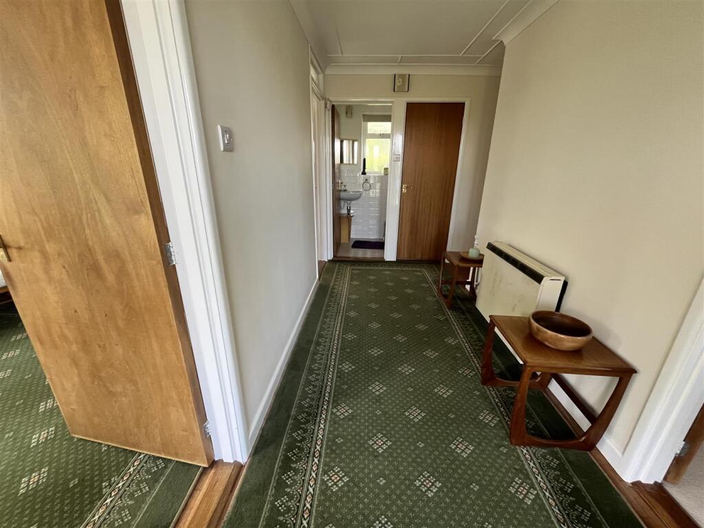 Hallway.jpg