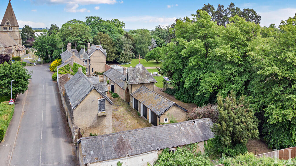 8635654-exteriorW...