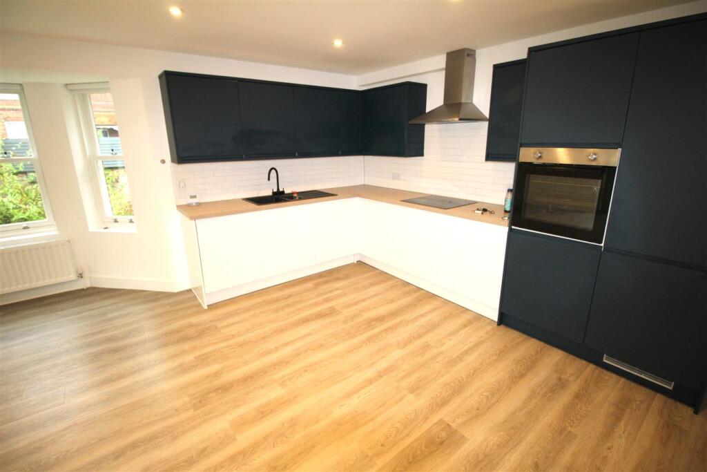 Kitch pic - Copy (2).JPG