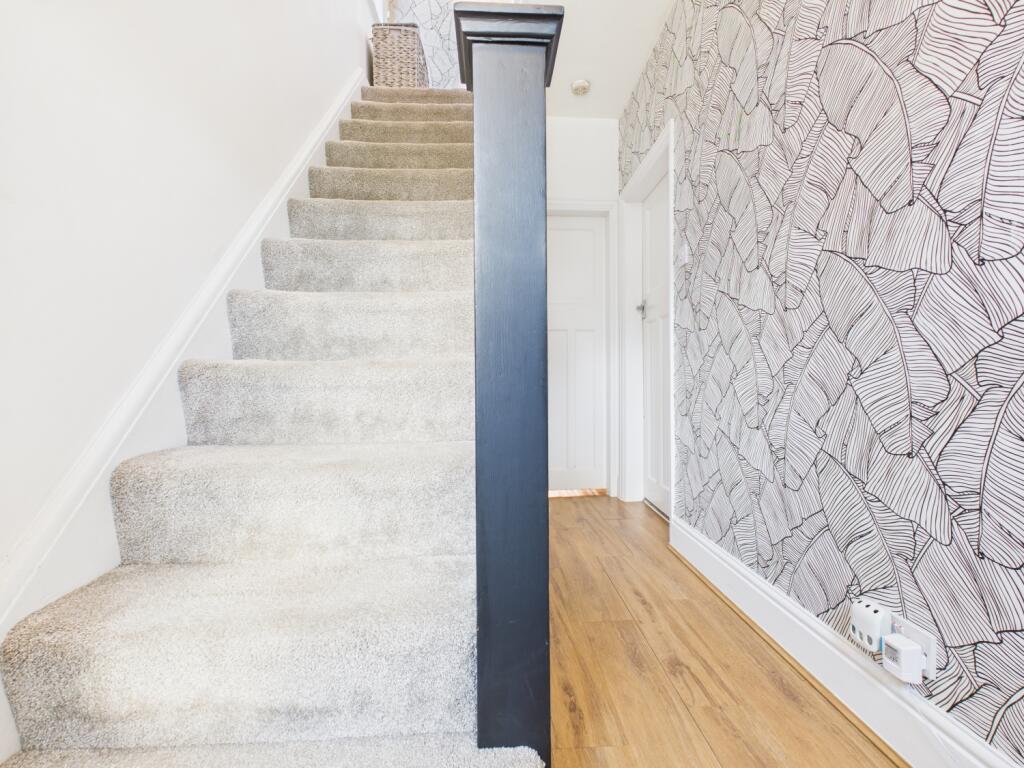 CAM03729G0-PR0148-STILL009