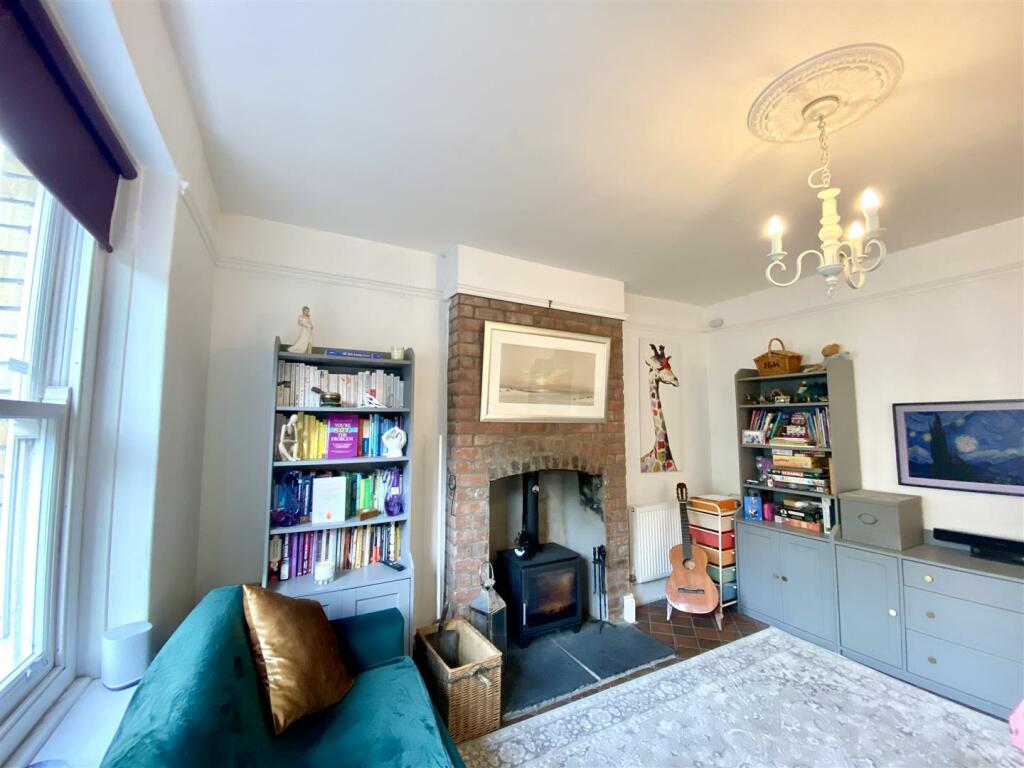 SITTING ROOM