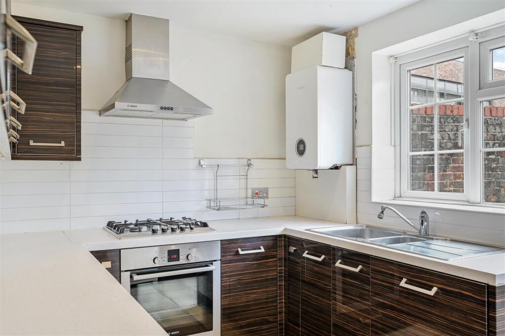 UPPER HIGH STREET, -25.jpg