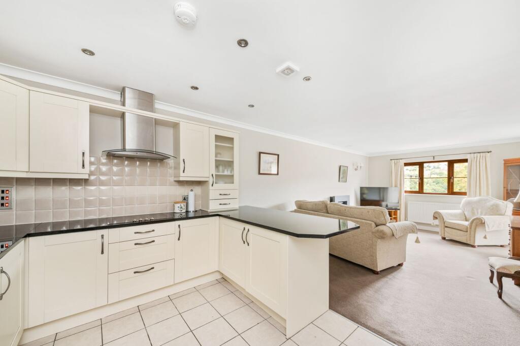 OPEN PLAN DINING KITCHEN