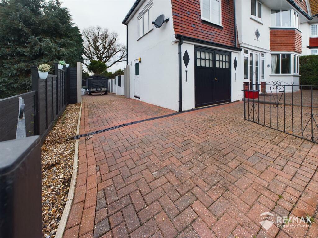 Driveway.jpg