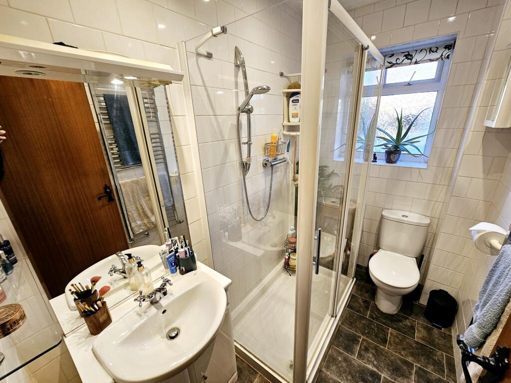 e9cac17b-d6b8-4f4b-9176-66ffb4b45220