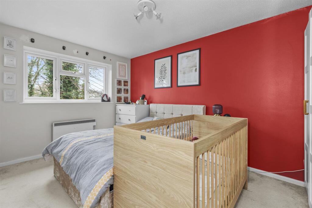 17 Kaybridge Close, HP13 7HF-1.jpg