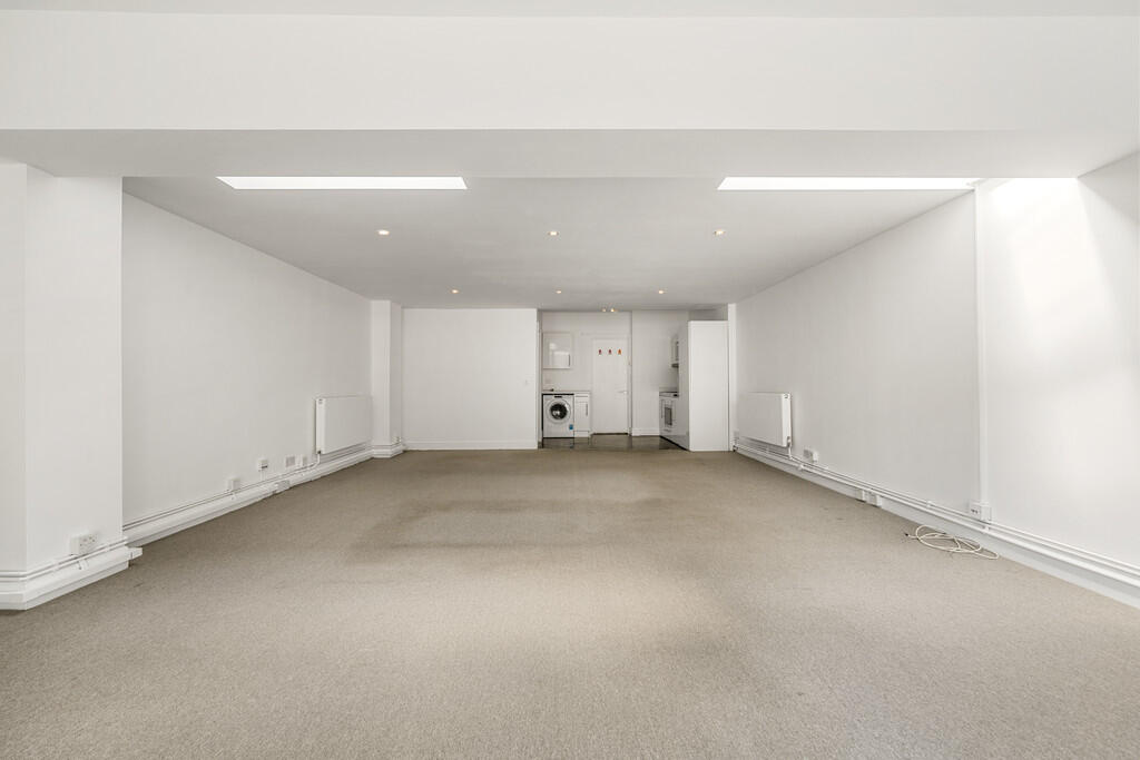 8 Coral Row, SW11...