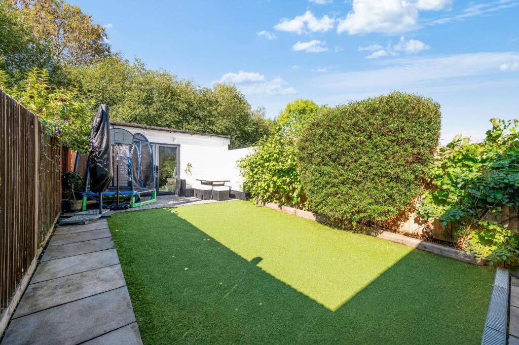 STONELEIGH AVENUE  (14).jpg