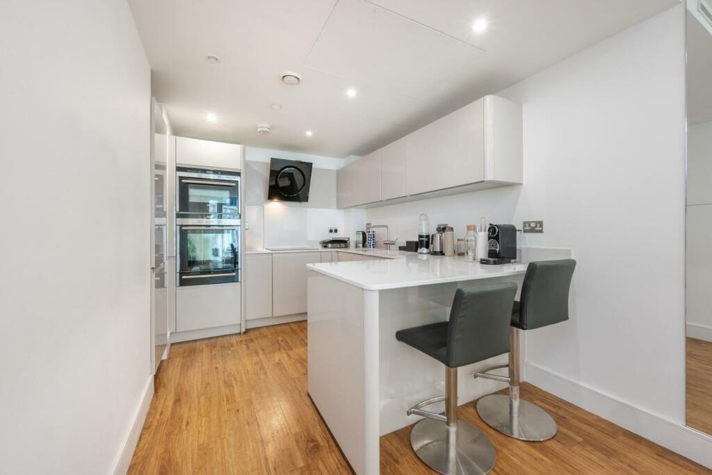 KITCHEN 1.jpg