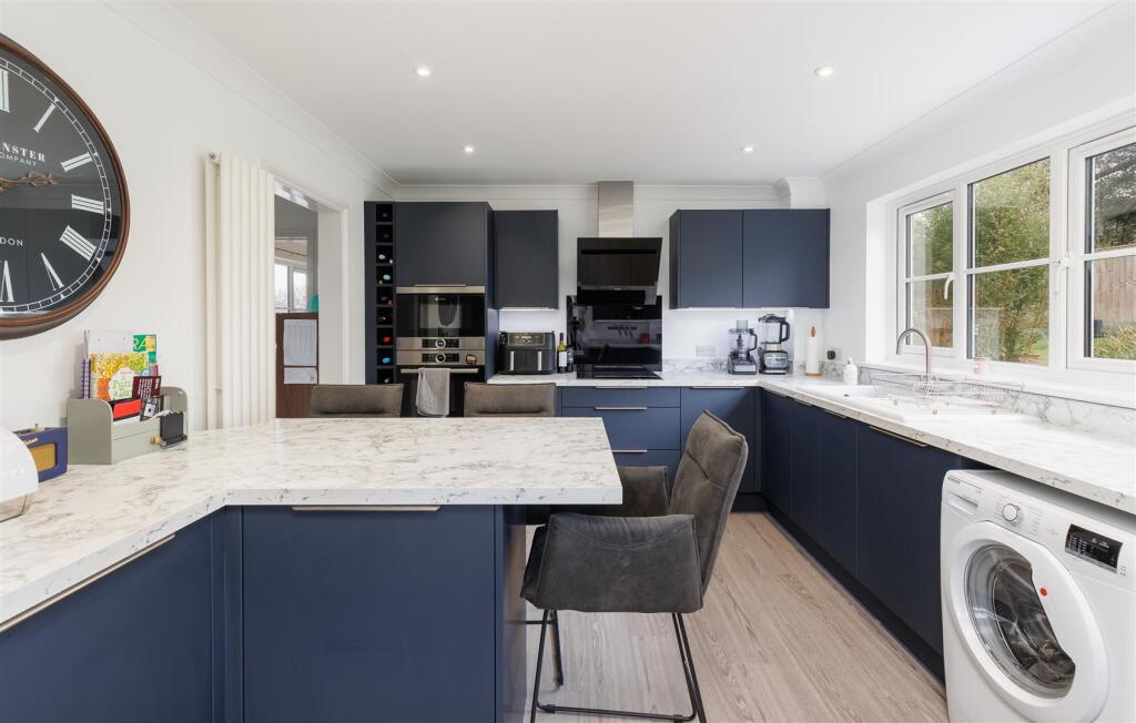 Kitchen 1-2