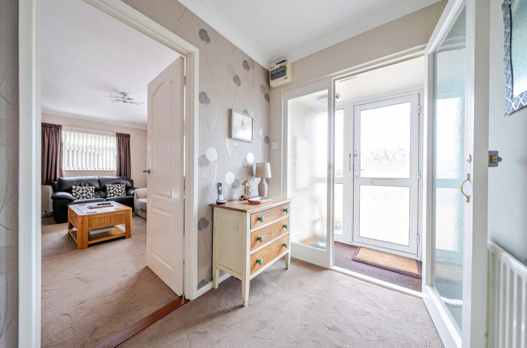 1299401-7-6838348...