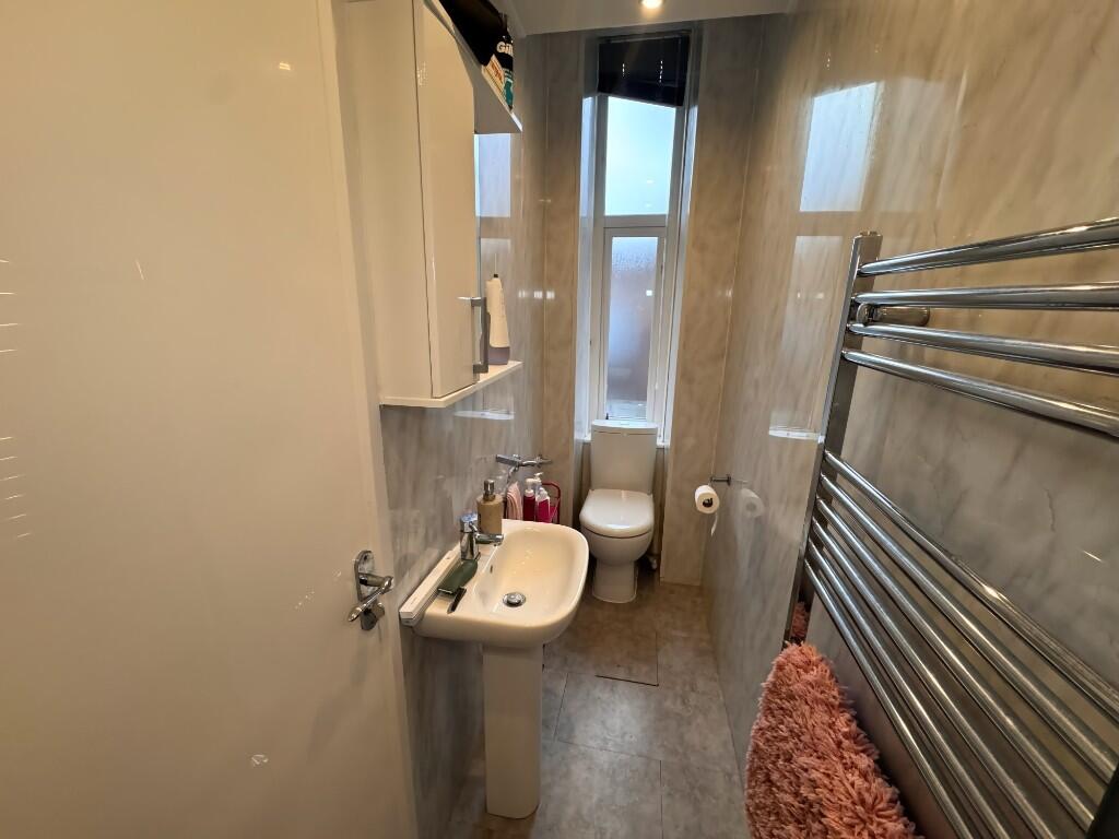 Shower room 2