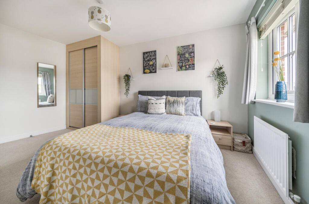 1334869-5-6890746...