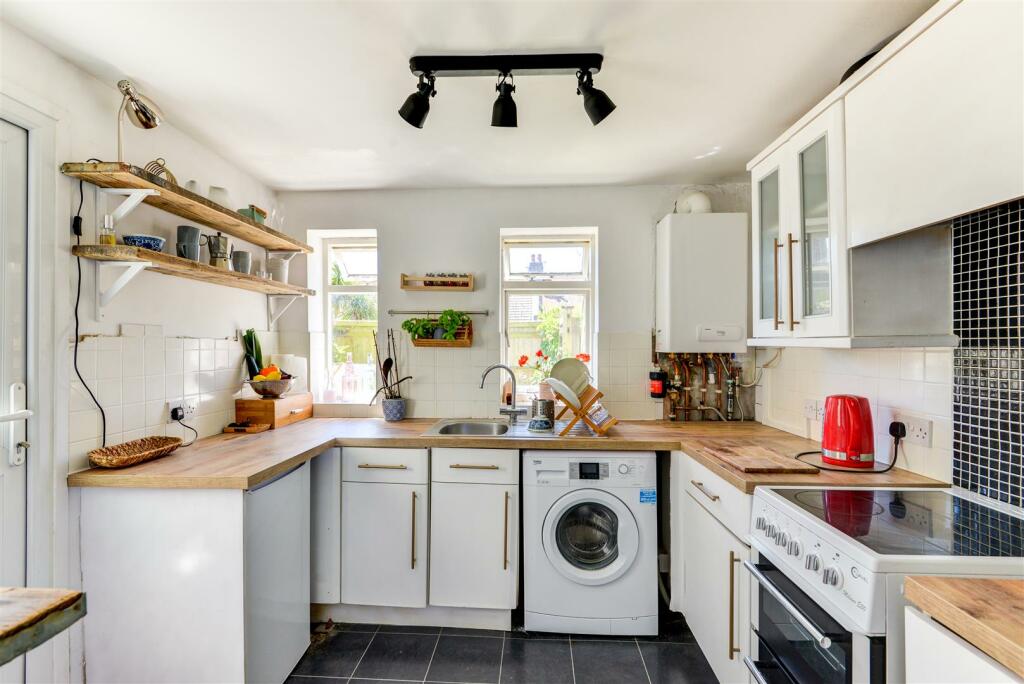 82Hythe-6.jpg