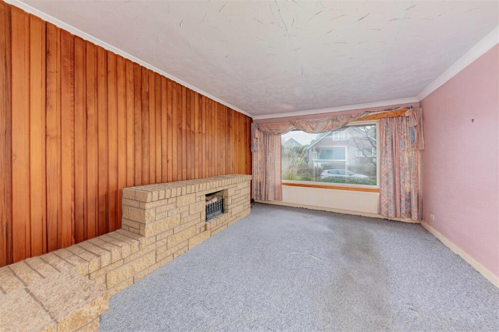 35 Pitcairn Road Dundee-6.JPG