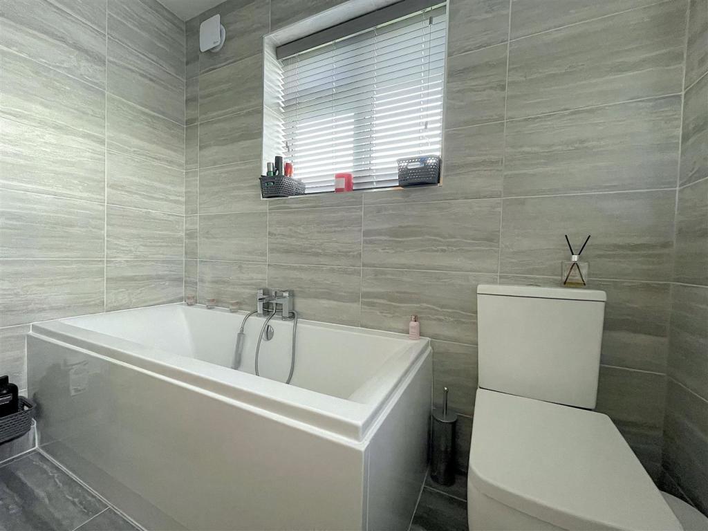 Bathroom (1).jpeg