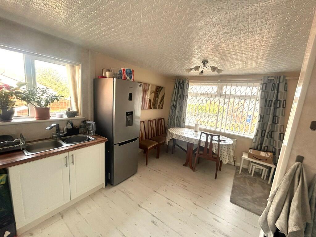 KITCHEN TO DINER