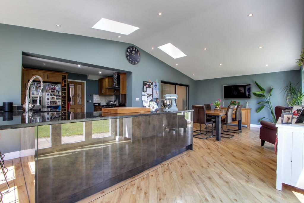 Open Plan Kitchen/Diner/Family Room