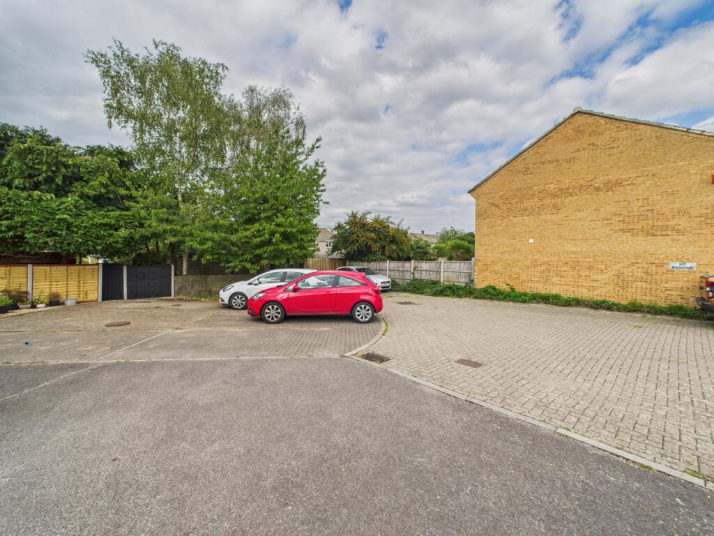 CAM02023G0-PR0165-STILL026