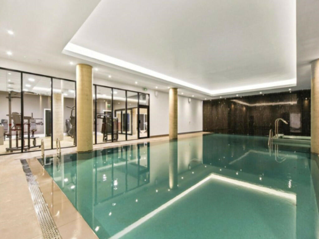 SWIMMIN POOL
